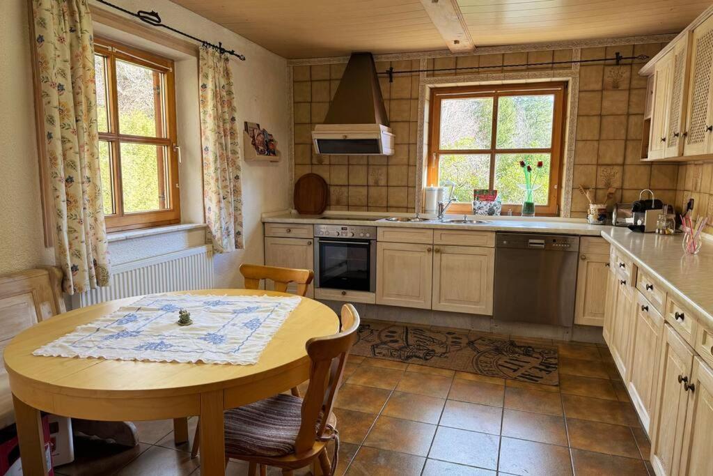 באד טולץ Romantisches Alpenchalet - Mit Sauna Und Kamin - Ruhig Und Zentral מראה חיצוני תמונה